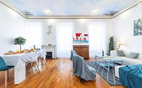 Risso - Comfortable 3 Bedrooms With Balcony