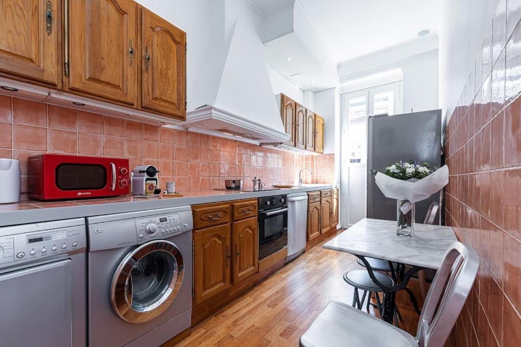 Risso - Comfortable 3 Bedrooms With Balcony Niza Exterior foto