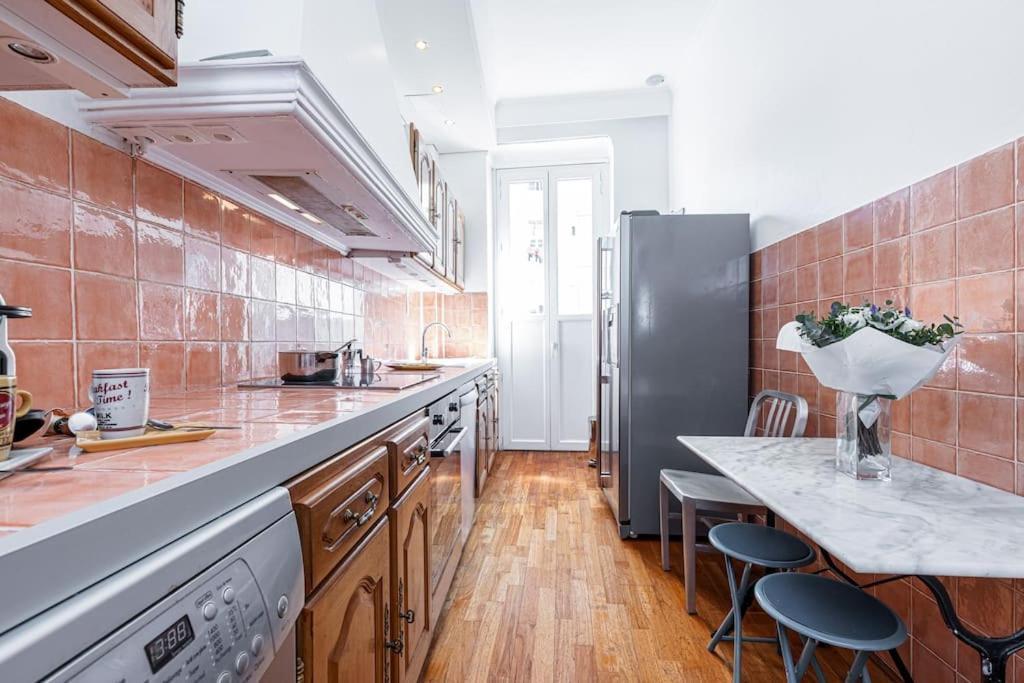 Risso - Comfortable 3 Bedrooms With Balcony Niza Exterior foto